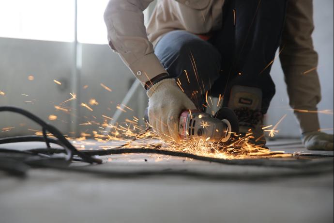 Experienced welder working on a project in Slovakia or abroad.  